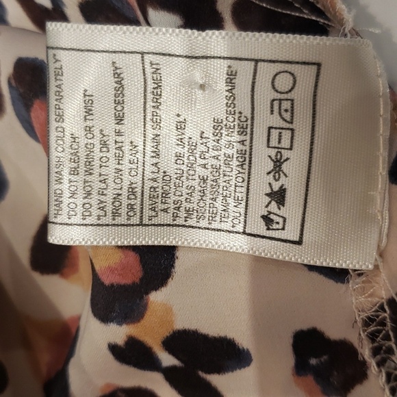 Cupcakes and Cashmere Blouse Cheeta print CA 35884 Womens Small - Picture 5 of 10